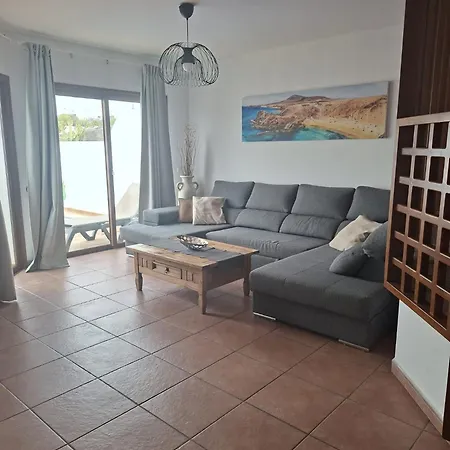 Vila Rosa Gadis Costa Teguise