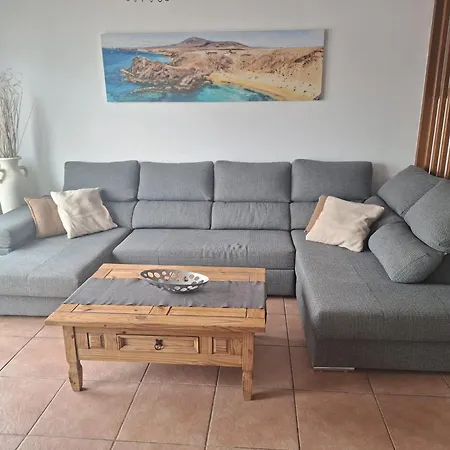 Rosa Gadis Costa Teguise