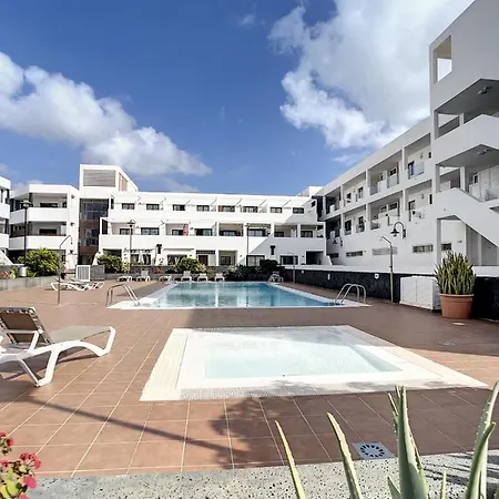 Rosa Gadis Costa Teguise