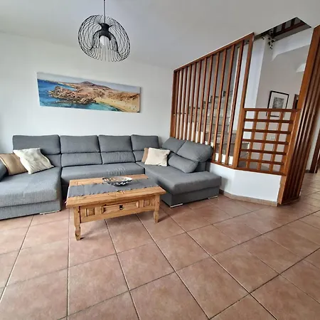 Rosa Gadis Villa