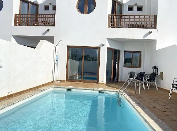 Rosa Gadis Вилла