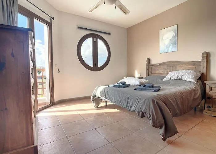 Rosa Gadis Costa Teguise