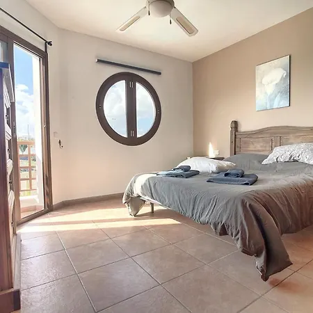 Rosa Gadis קוסטה טגוויסה