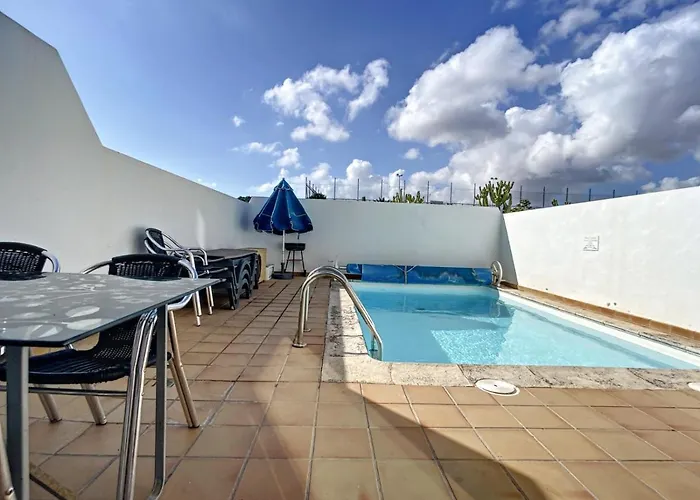 Vila Rosa Gadis Costa Teguise